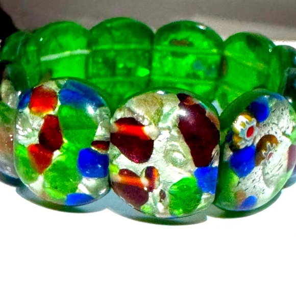 💫 Beautiful Rare Murano Glass Green, Silver Fleck Tutti-Frutti Elastic Bracelet - Picture 2 of 13